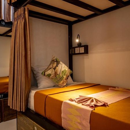 The Moon Hostel Batununggul 外观 照片