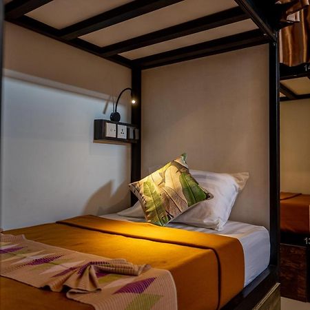 The Moon Hostel Batununggul 外观 照片