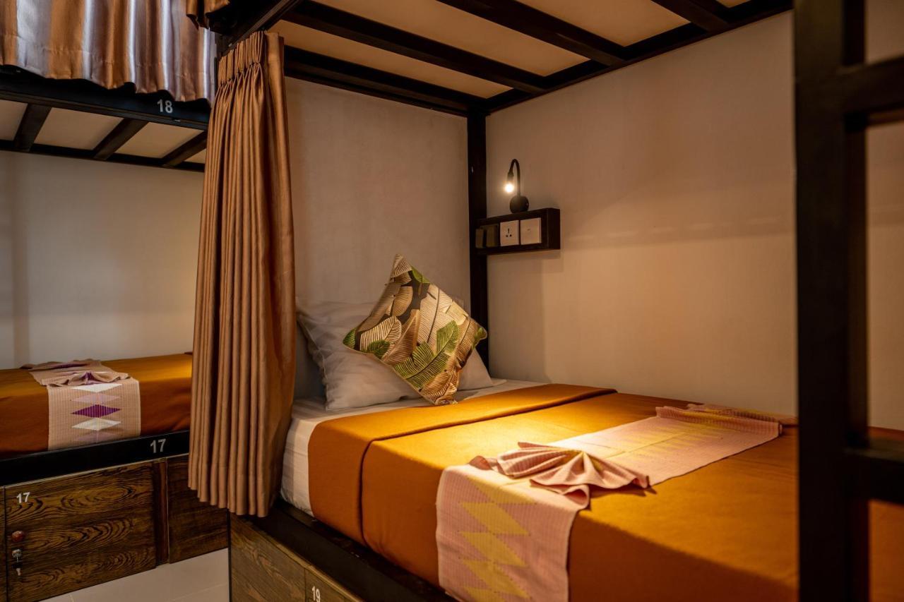 The Moon Hostel Batununggul 外观 照片