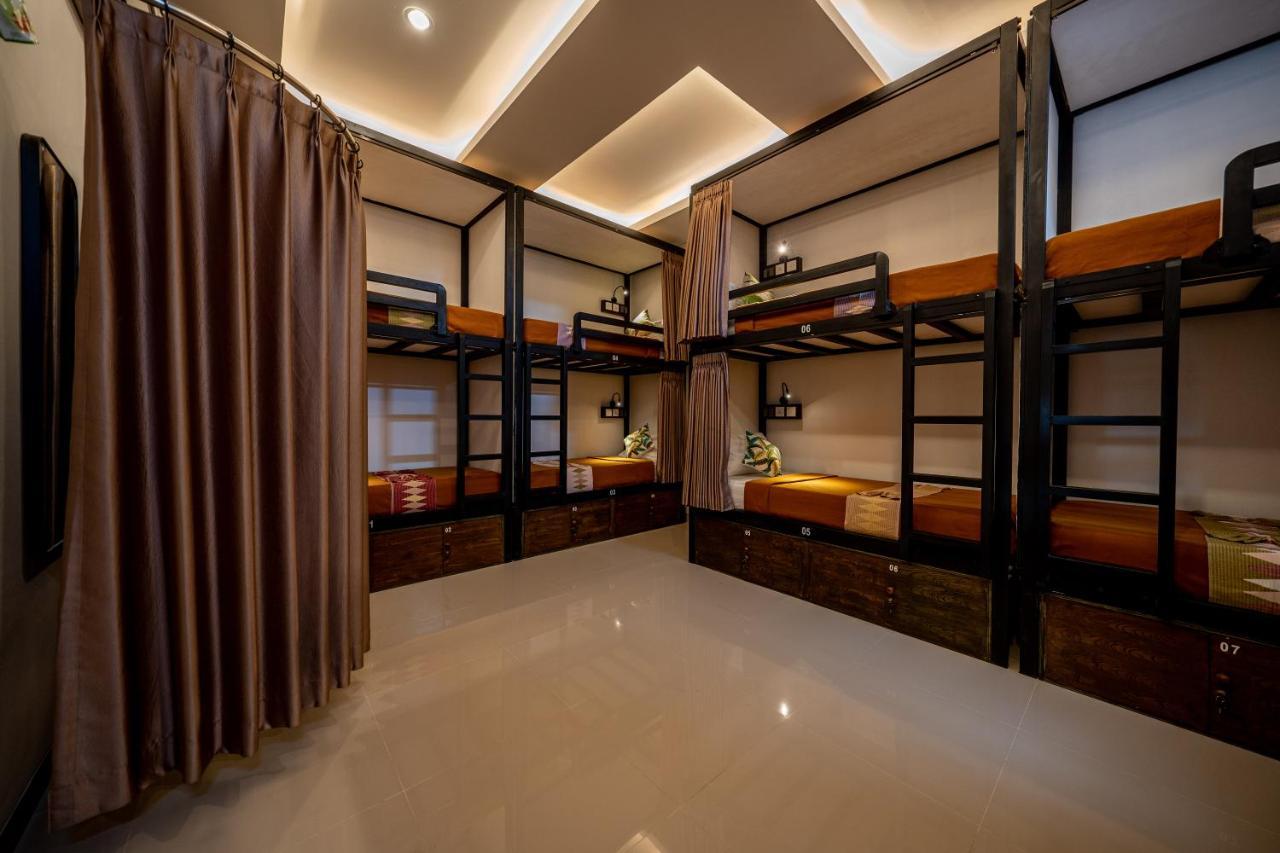 The Moon Hostel Batununggul 外观 照片