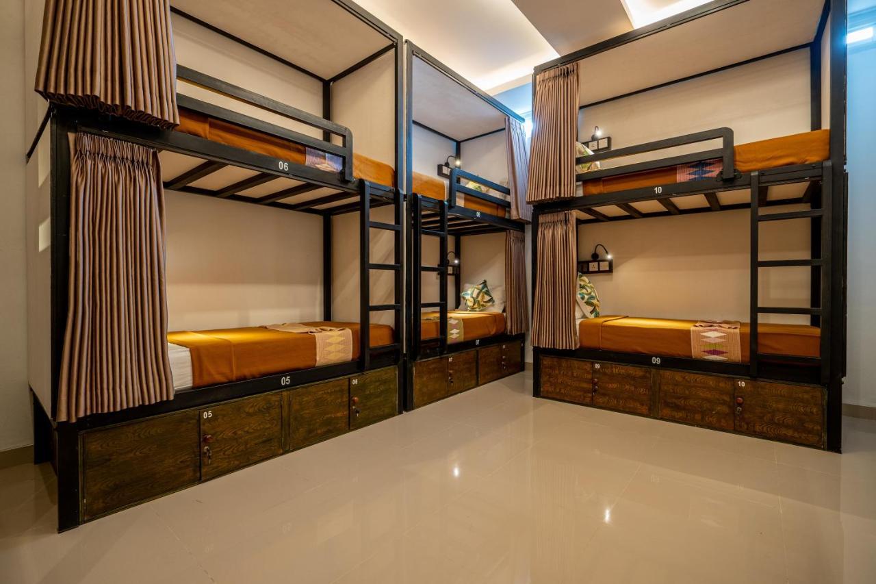 The Moon Hostel Batununggul 外观 照片