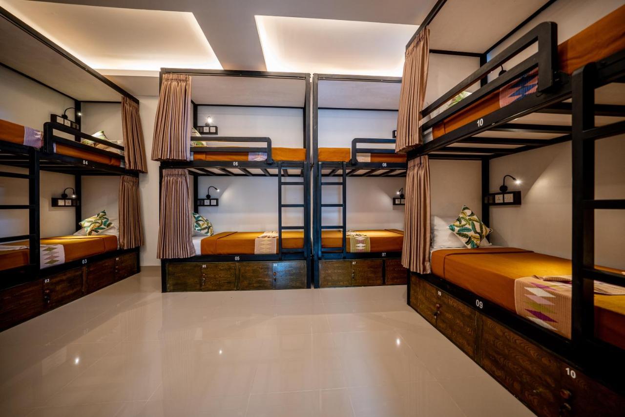 The Moon Hostel Batununggul 外观 照片